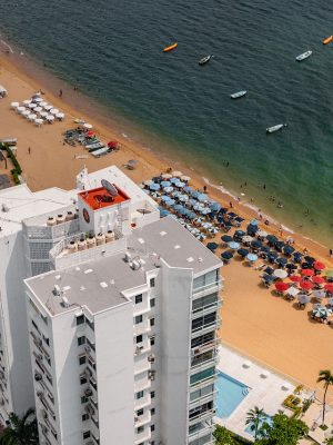 beach-g84d3f5113_1280